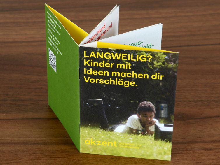 Infobroschüre A7 mit 2 Klappen, Akzent Luzern, top Werbeträger, Wallimann Druck und Verlag AG