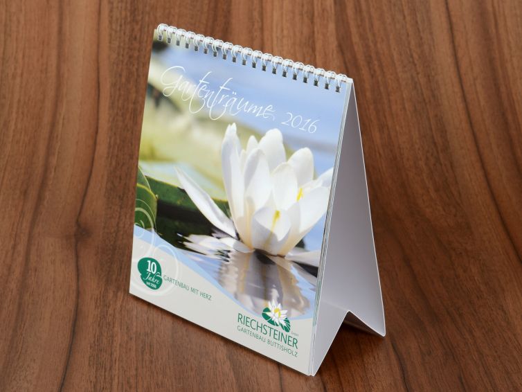 Persönlicher Tischkalender, das perfekte Kundengeschenk, hergestellt von der Wallimann Druck und Verlag AG