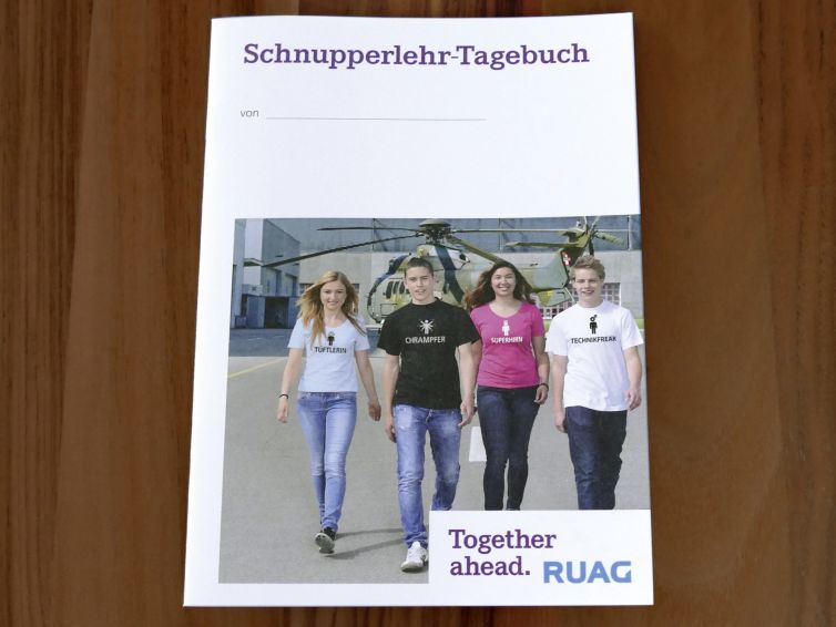 Informationsbroschüre, Ruag, Emmen, Produkte, Broschüren, Broschur, Heftli, Softcover, Rückenheftung, Postitchen, Prospekt, geheftete Broschüre, Heftli drucken, Broschüre drucken, Folder, Klebebinden, hochwertige Broschüren, Broschüren auf spezielles Papier, hochwertige Broschüren, Offsetdruck, Digitaldruck, Schlitzen, Stanzen, Wallimann Druck und Verlag AG, Beromünster Druckerei, Luzern, Sursee, Michelsamt