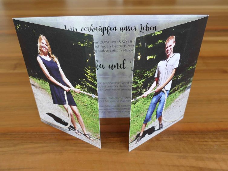Hochzeitskarte am selber Strick ziehen, hergestellt von Wallimann Druck und Verlag AG.