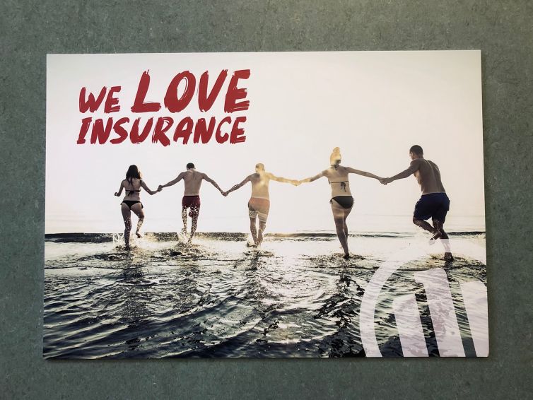 Plakat A1 "We love insurance" von der Allianz.