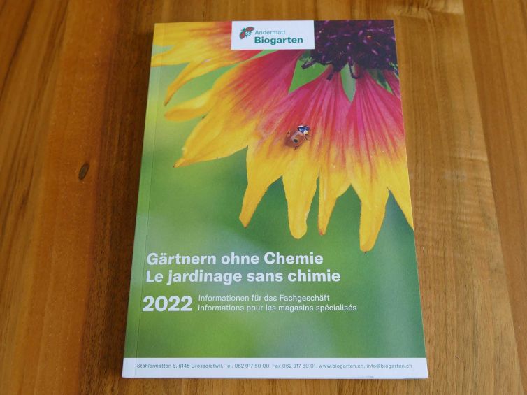 Broschüre "Gärtnern ohne Chemie" 2022, Andermatt Biogarten AG, Grossdietwil, Produkte, Broschüren, Broschur, Prospekt, geheftete Broschüre, Heftli drucken, Broschüre drucken, Folder, hochwertige Broschüren, Broschüren auf spezielles Papier, hochwertige Broschüren, Offsetdruck, Digitaldruck, Schlitzen, Stanzen, Wallimann Druck und Verlag AG, Beromünster Druckerei, Luzern, Sursee, Michelsamt