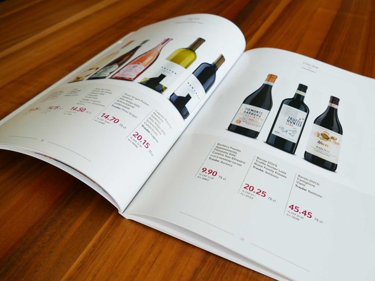 Katalog "Gastrokunden" 2022, Mövenpick Wein Schweiz AG, Produkte, Broschüren, Broschur, Prospekt, geheftete Broschüre, Heftli drucken, Broschüre drucken, Folder, hochwertige Broschüren, Broschüren auf spezielles Papier, hochwertige Broschüren, Offsetdruck, Digitaldruck, Schlitzen, Stanzen, Wallimann Druck und Verlag AG, Beromünster Druckerei, Luzern, Sursee, Michelsamt